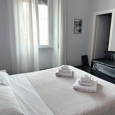Hotel The Manzoni Roma Esterno foto