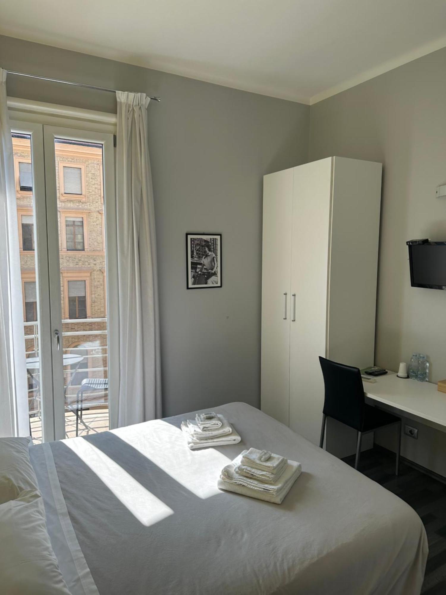 Hotel The Manzoni Roma Esterno foto