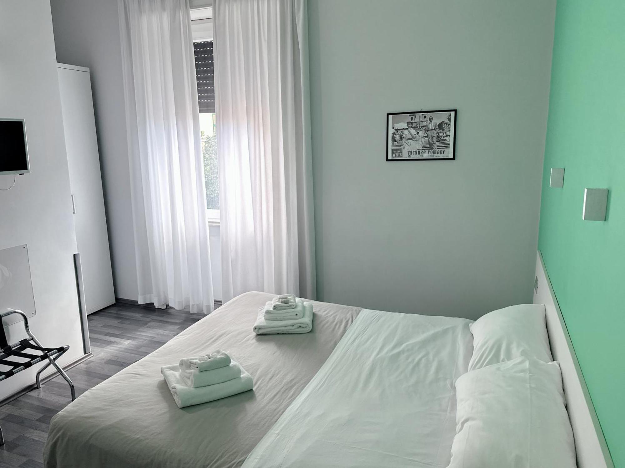 Hotel The Manzoni Roma Esterno foto