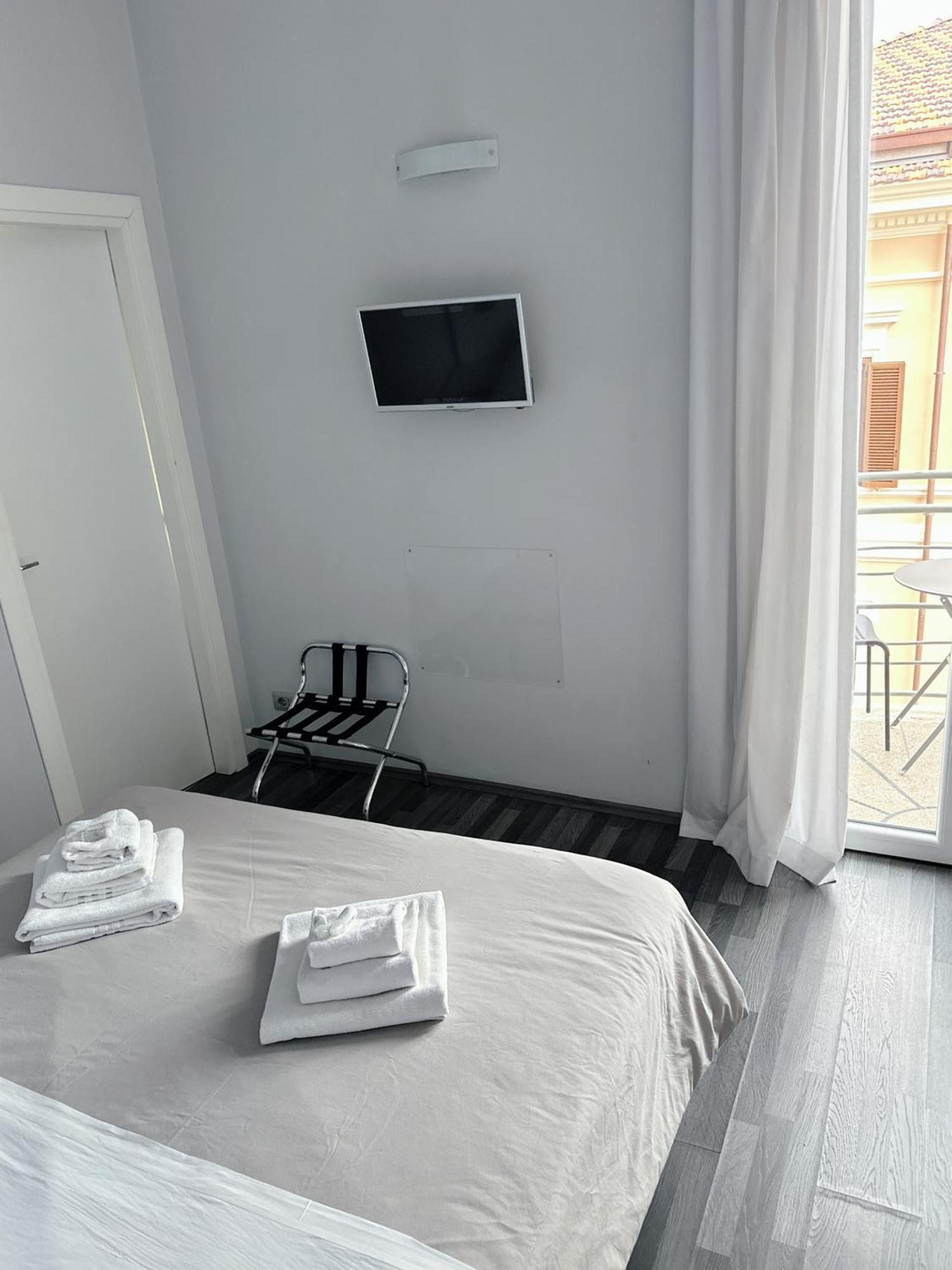 Hotel The Manzoni Roma Esterno foto